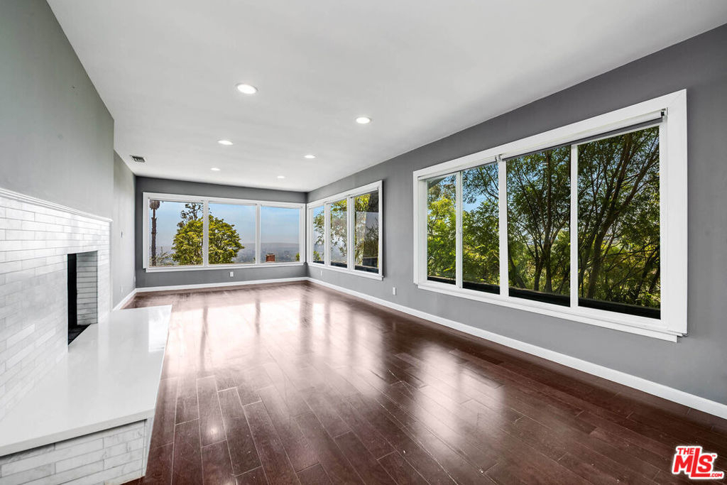 1438 Davies Drive - Photo 4
