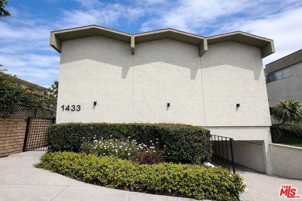 1433 Euclid Street - Photo 8
