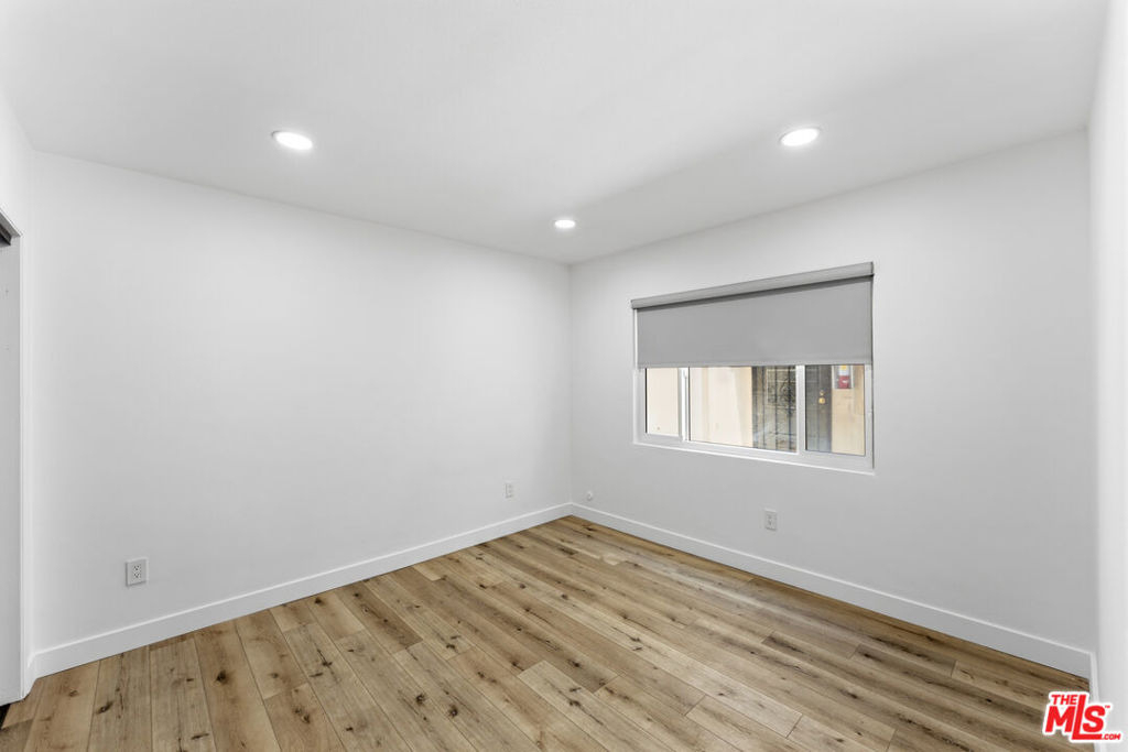 929 N Stanley Avenue - Photo 14