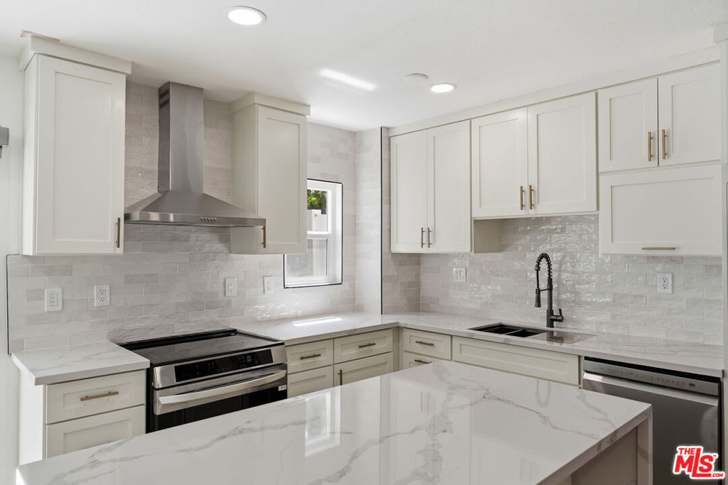 929 N Stanley Avenue - Photo 11