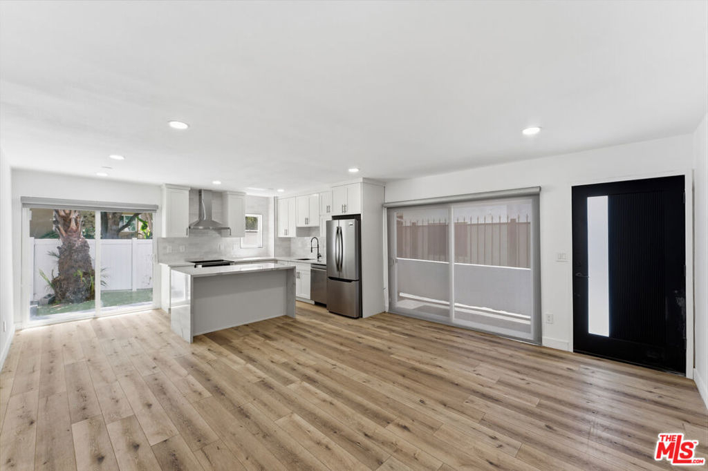 929 N Stanley Avenue - Photo 4