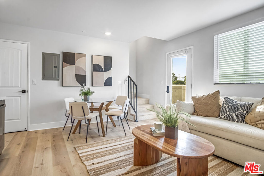 10035 S Western Avenue - Photo 2