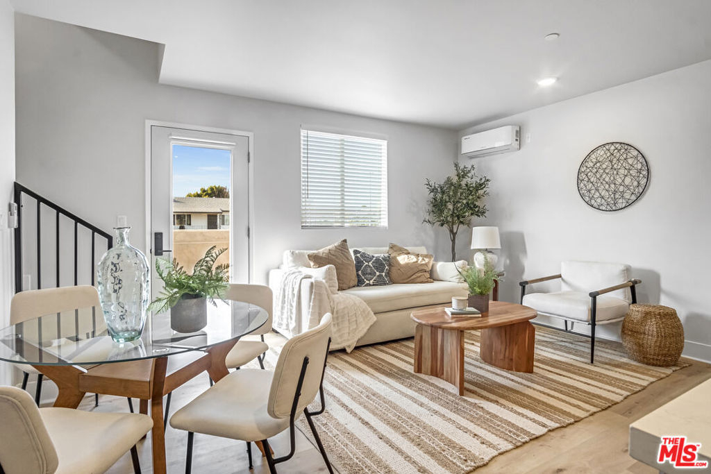 10035 S Western Avenue - Photo 1