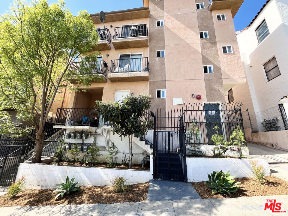 2637 S Manhattan Place - Photo 22