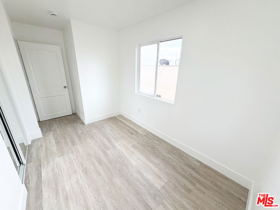 2637 S Manhattan Place - Photo 19