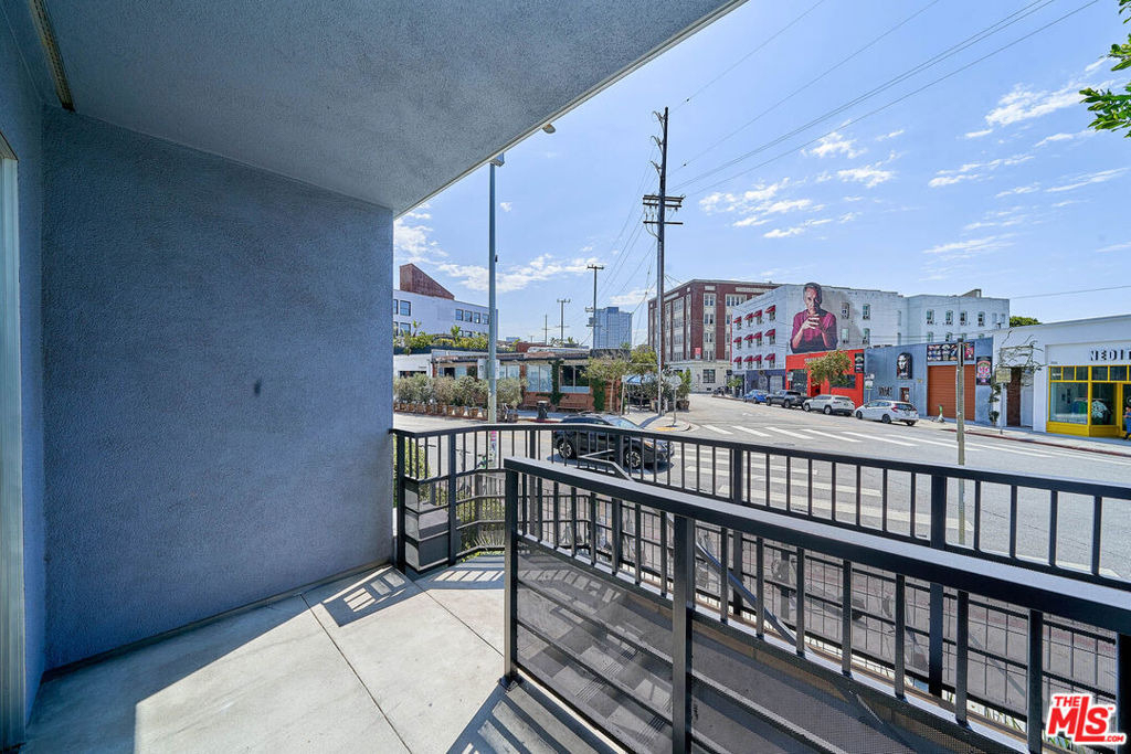 629 Traction Avenue - Photo 30