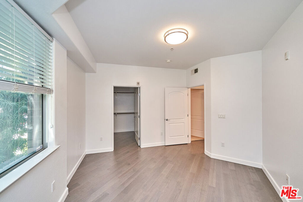 629 Traction Avenue - Photo 19