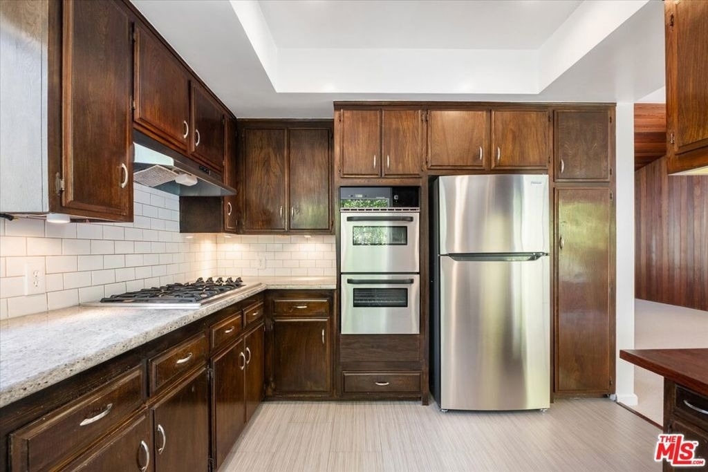 1528 Rising Glen Road - Photo 4