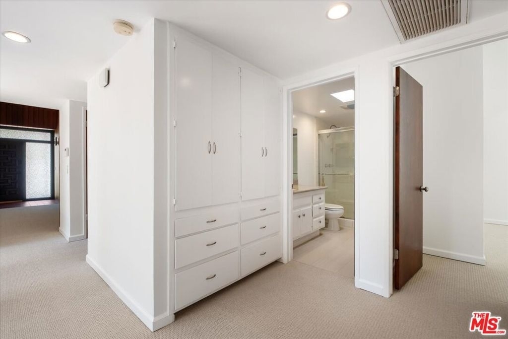 1528 Rising Glen Road - Photo 7
