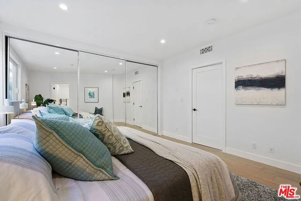 842 11th St - Photo 16