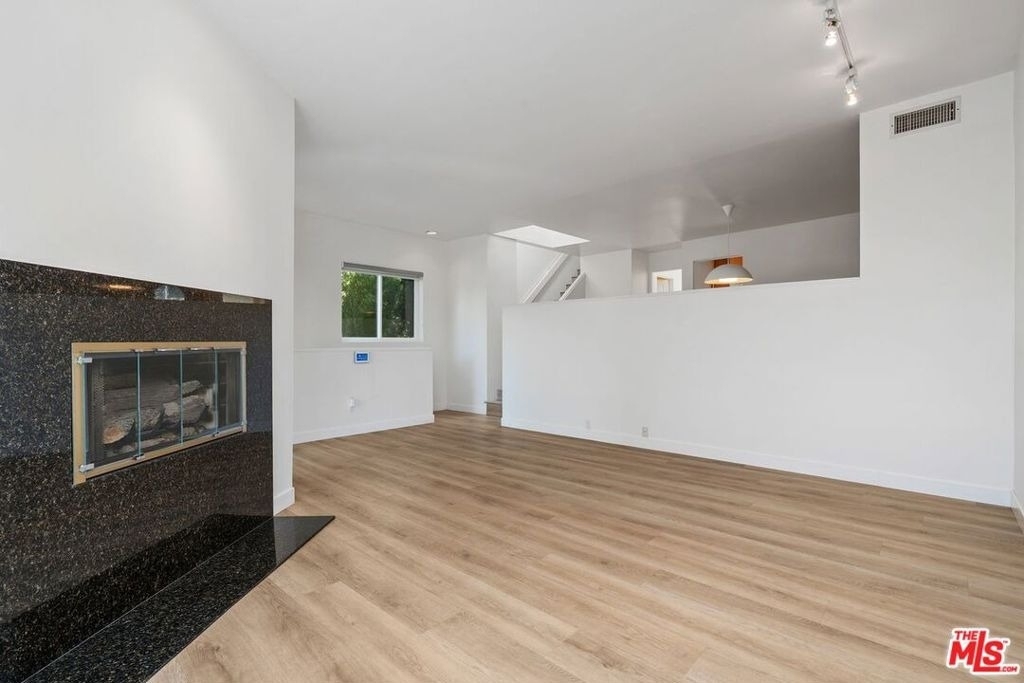 3023 Berkeley Avenue - Photo 8