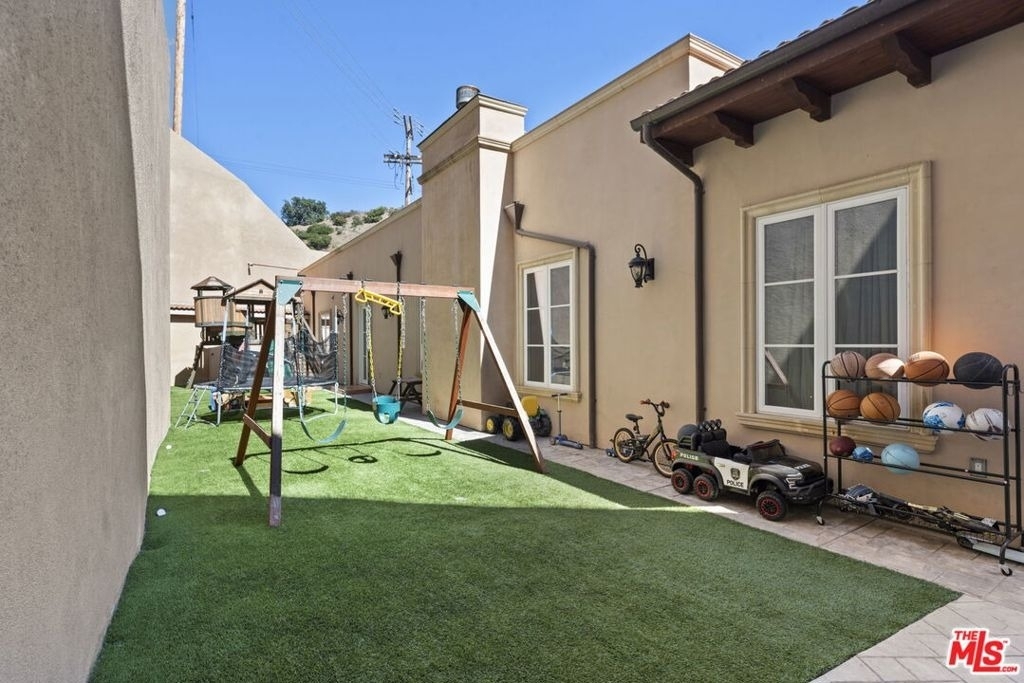 1465 N Robmar Drive - Photo 20