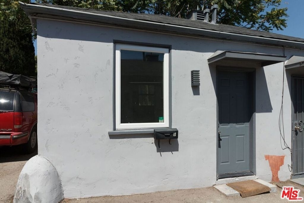 11472 Ventura - Photo 8