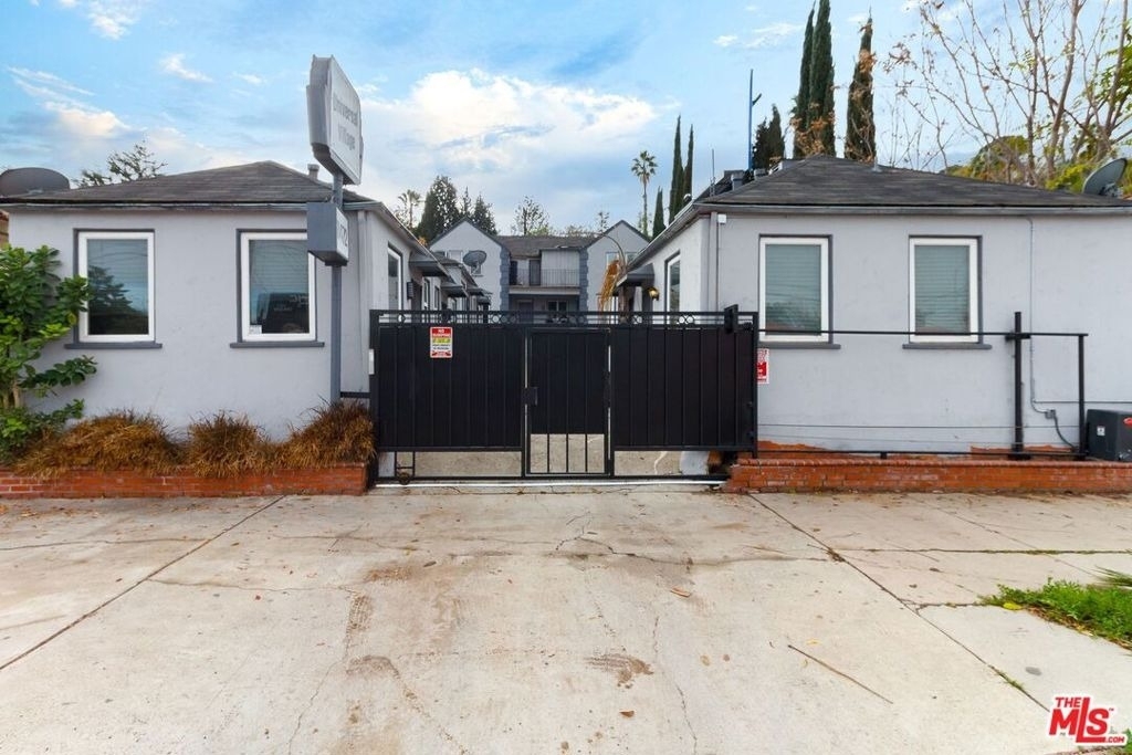 11472 Ventura - Photo 0