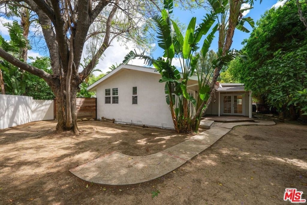 22750 Clarendon Street - Photo 34