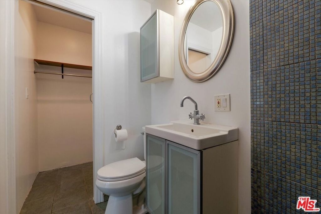 22750 Clarendon Street - Photo 28