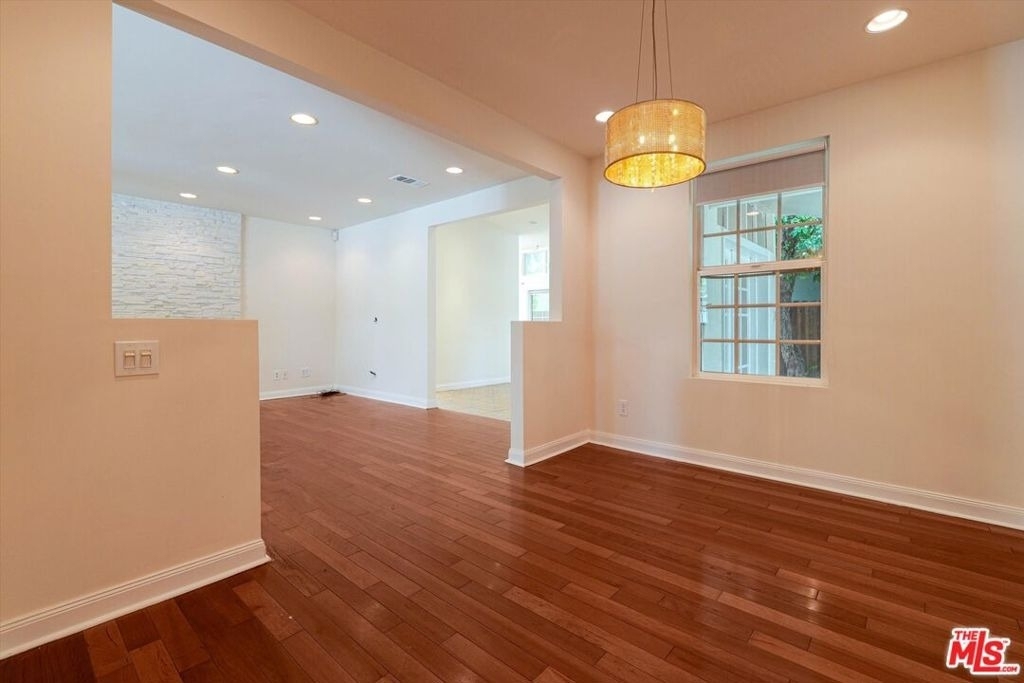 22750 Clarendon Street - Photo 15