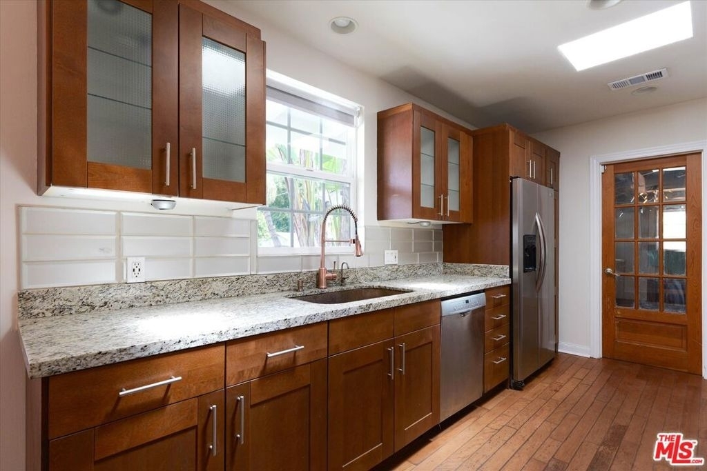 22750 Clarendon Street - Photo 9