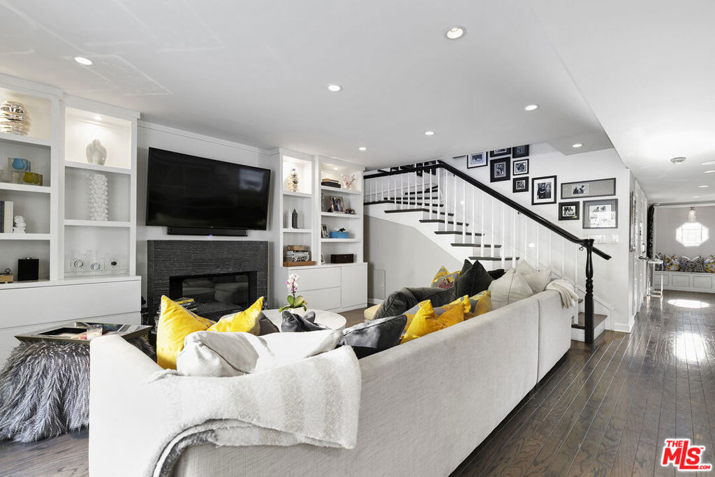 5176 Don Pio Drive - Photo 3