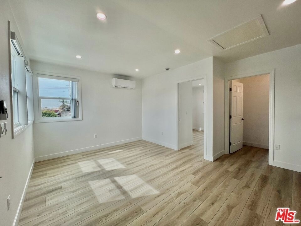 1321 1/2 N Normandie Avenue - Photo 6