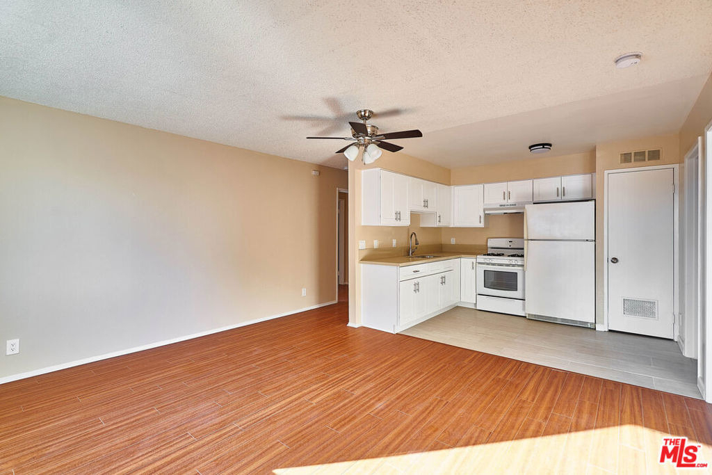 820 S St Andrews Place - Photo 4