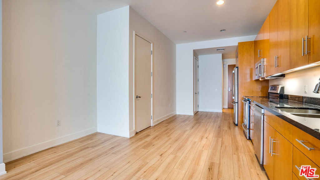 3223 W 6th Street - Photo 7