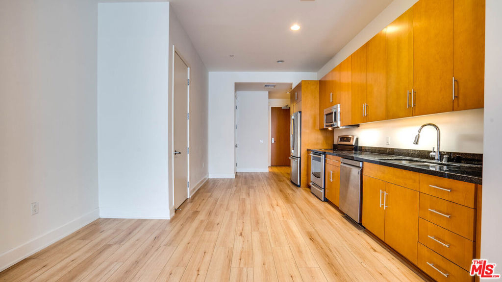 3223 W 6th Street - Photo 6
