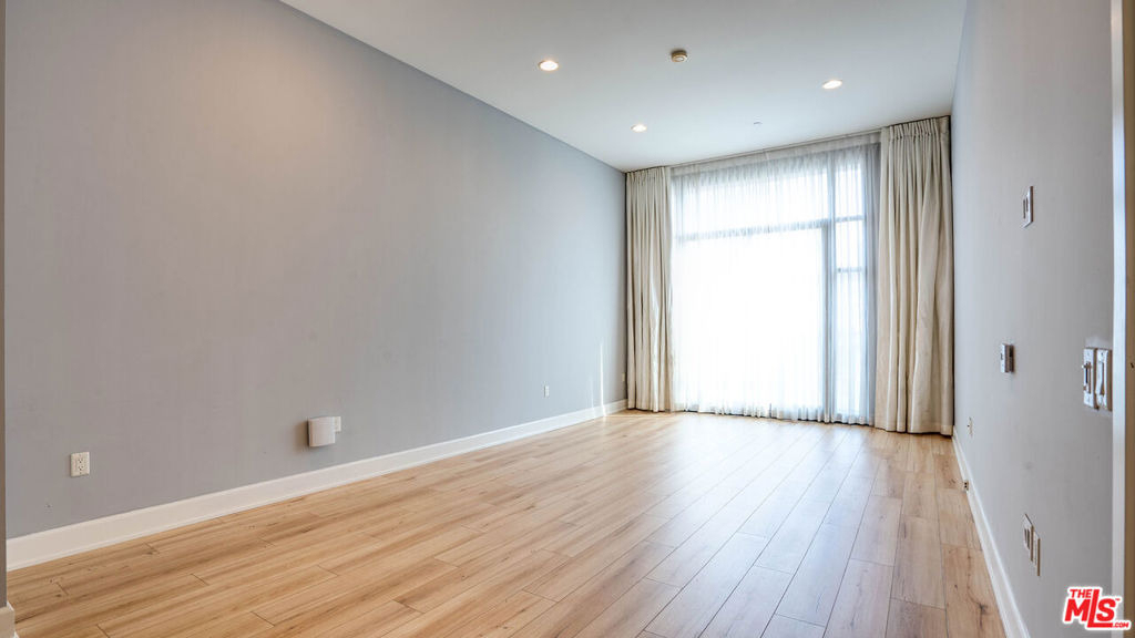 3223 W 6th Street - Photo 10