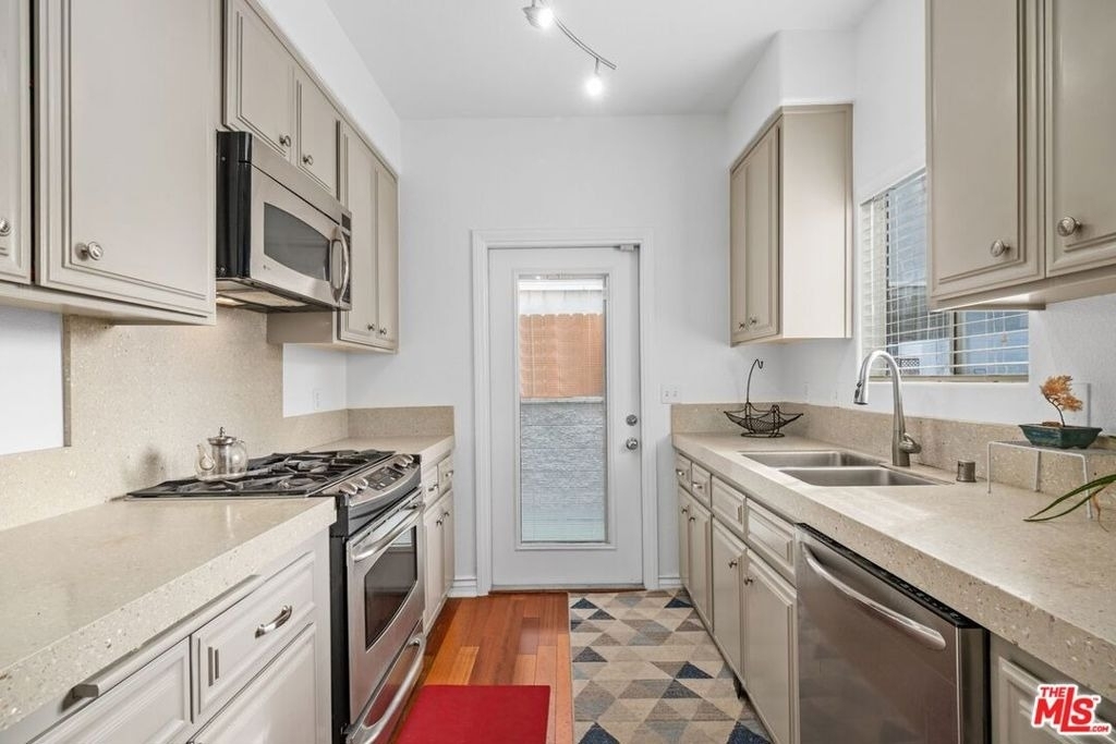 1420 Princeton Street - Photo 4