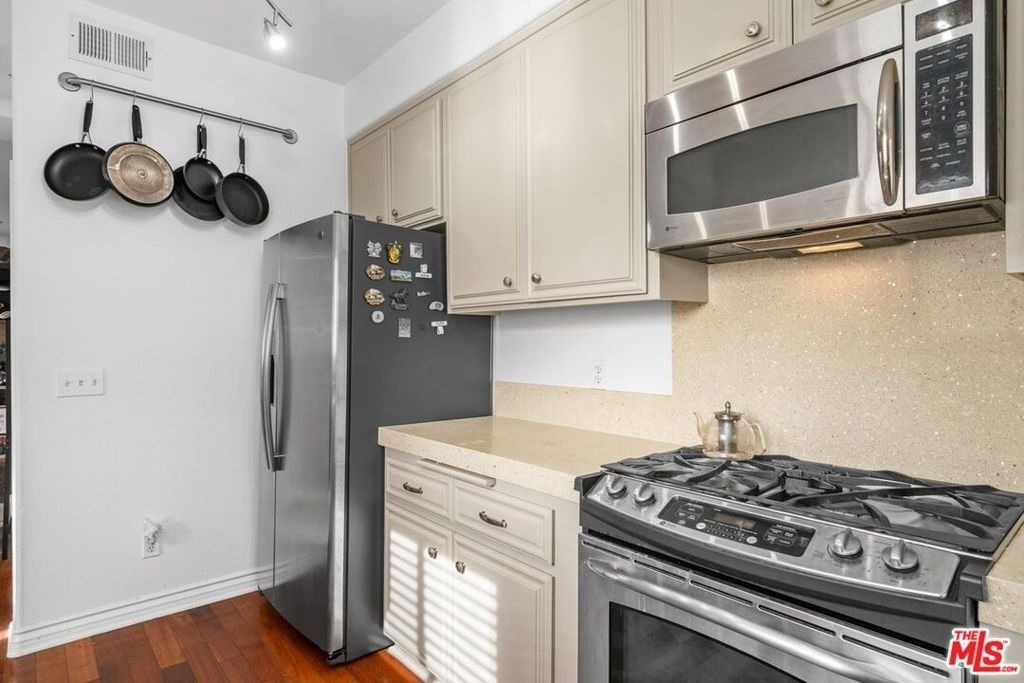 1420 Princeton Street - Photo 6