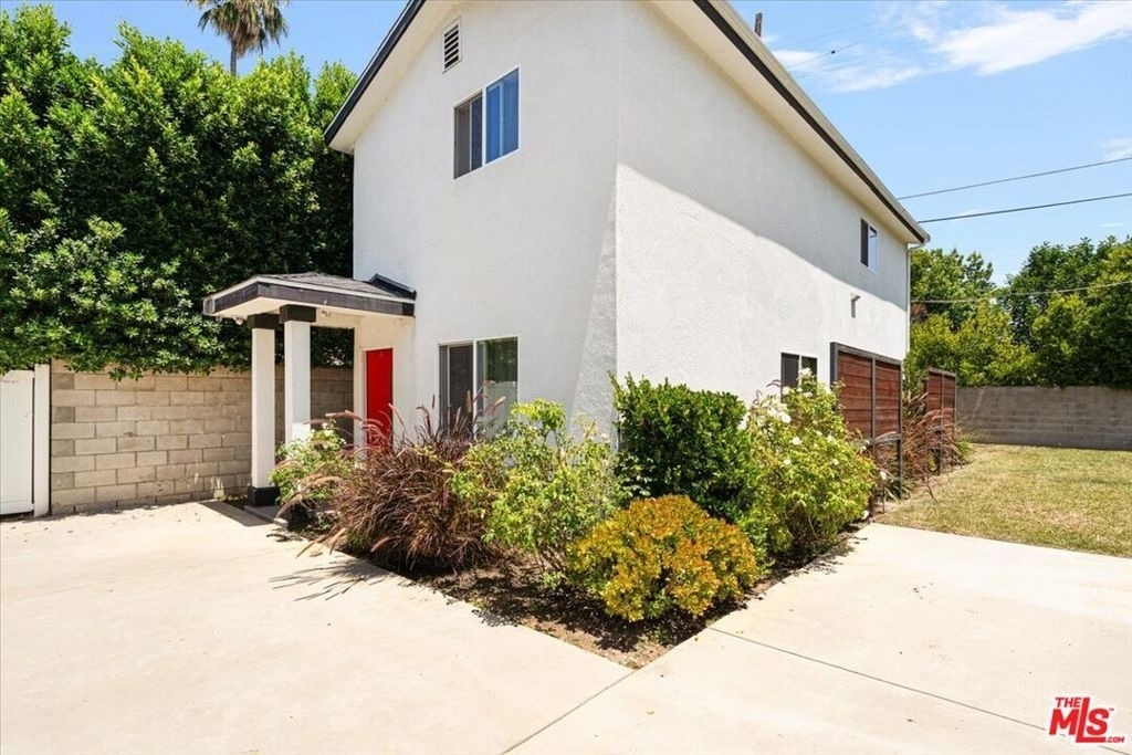6652 Orion Avenue - Photo 20