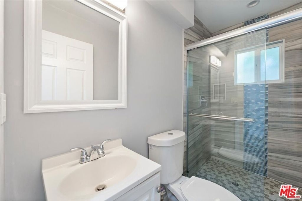 6652 Orion Avenue - Photo 7