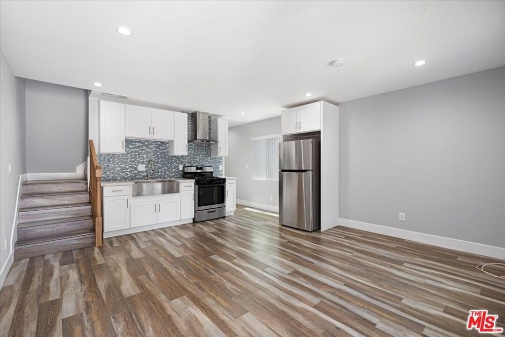 6652 Orion Avenue - Photo 4