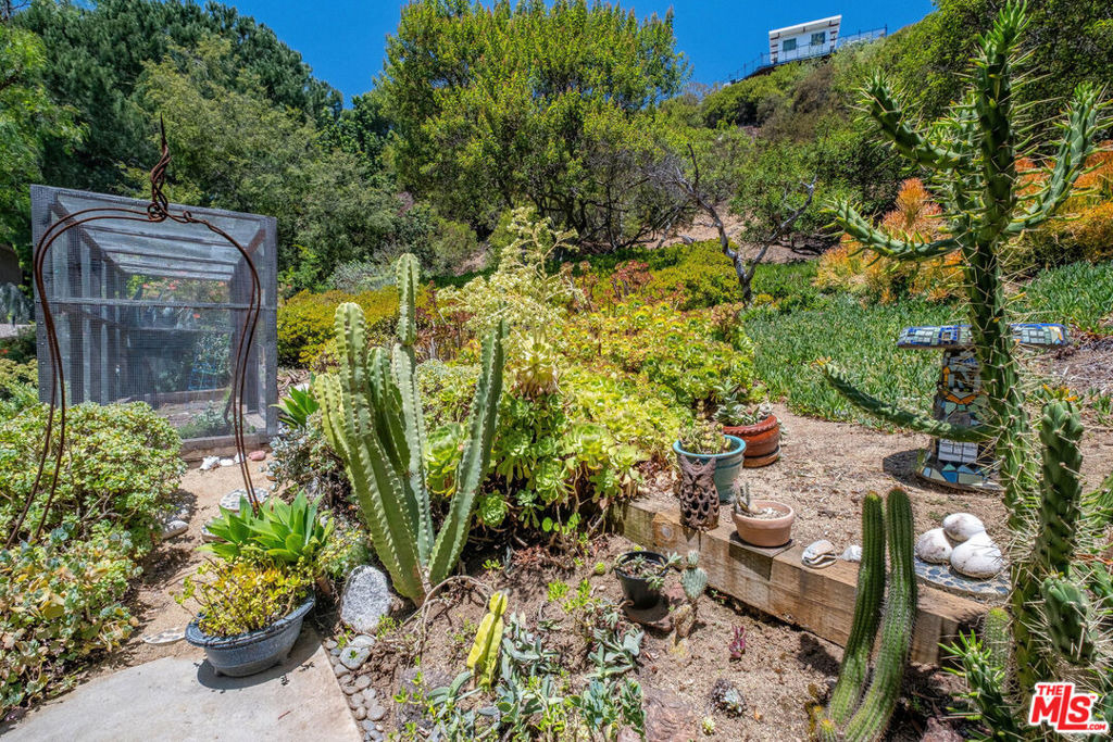 8967 Wonderland Park Avenue - Photo 55