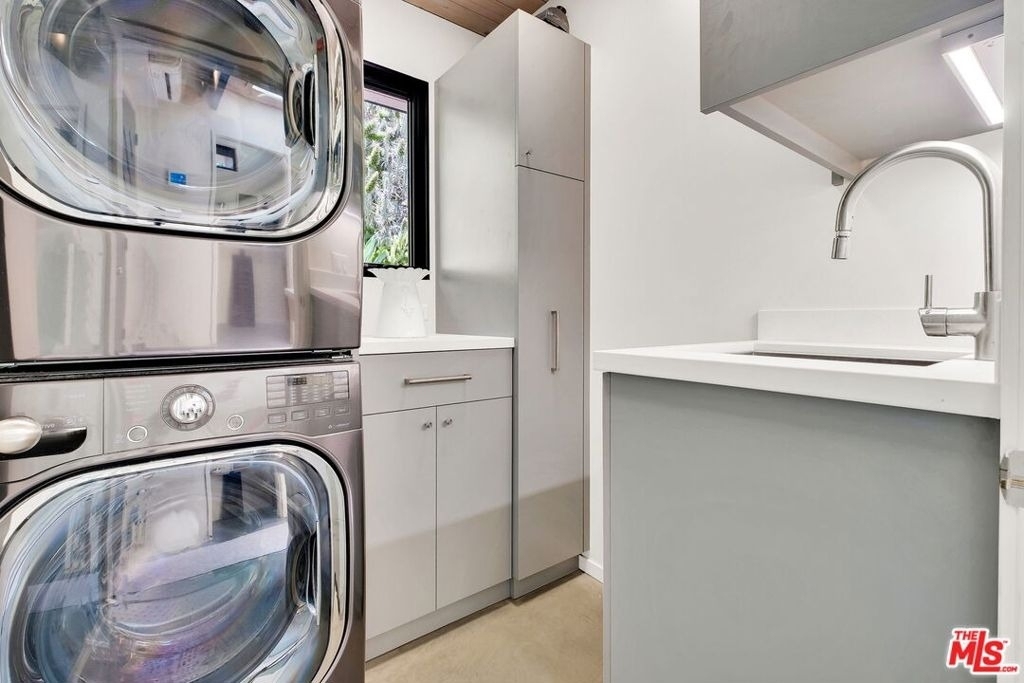 8967 Wonderland Park Avenue - Photo 17