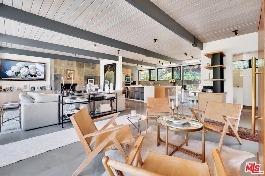 8967 Wonderland Park Avenue - Photo 7