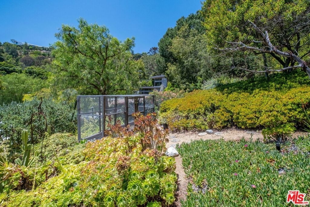 8967 Wonderland Park Avenue - Photo 54