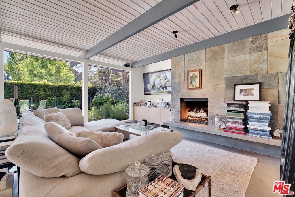 8967 Wonderland Park Avenue - Photo 3