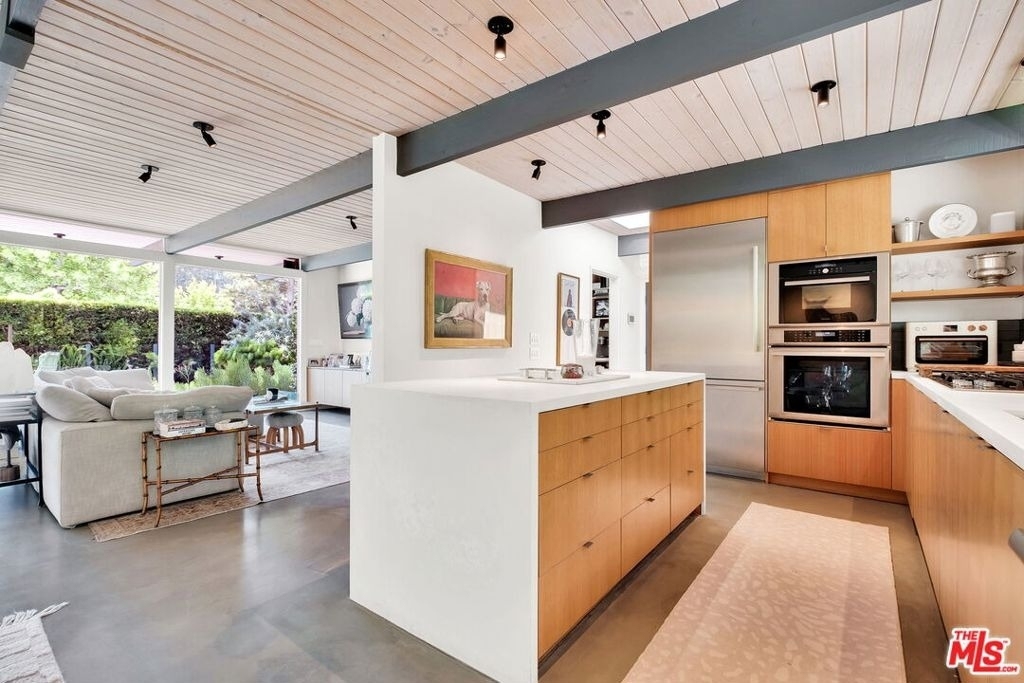 8967 Wonderland Park Avenue - Photo 9