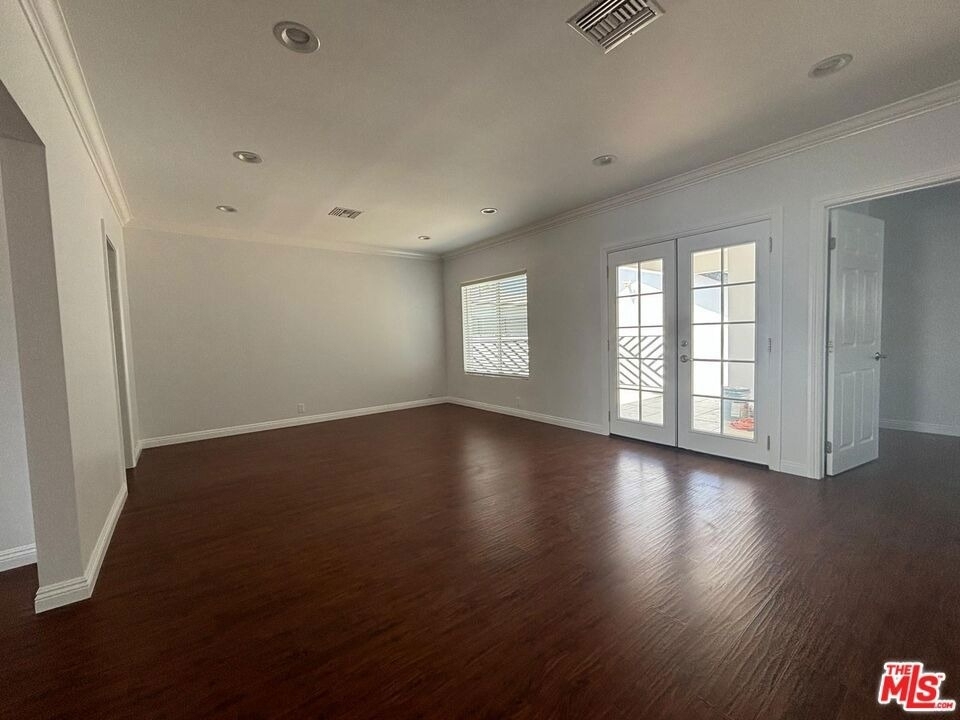 6537 Teesdale Avenue - Photo 8