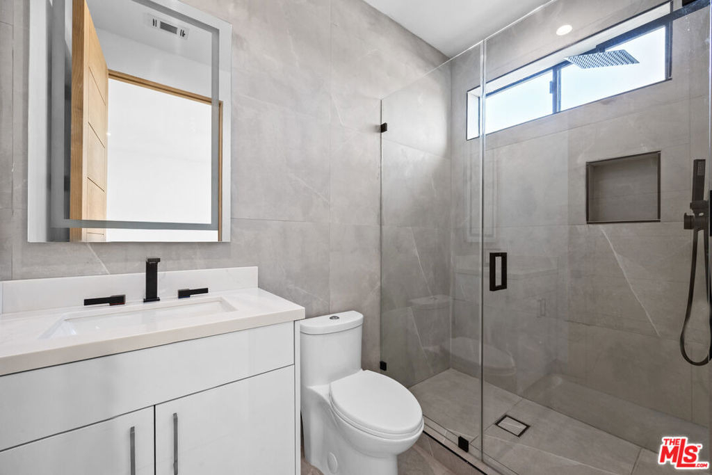 2123 S Cloverdale Avenue - Photo 22