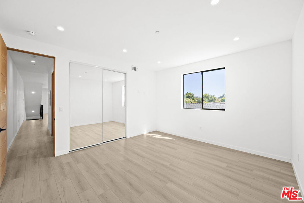 2123 S Cloverdale Avenue - Photo 14