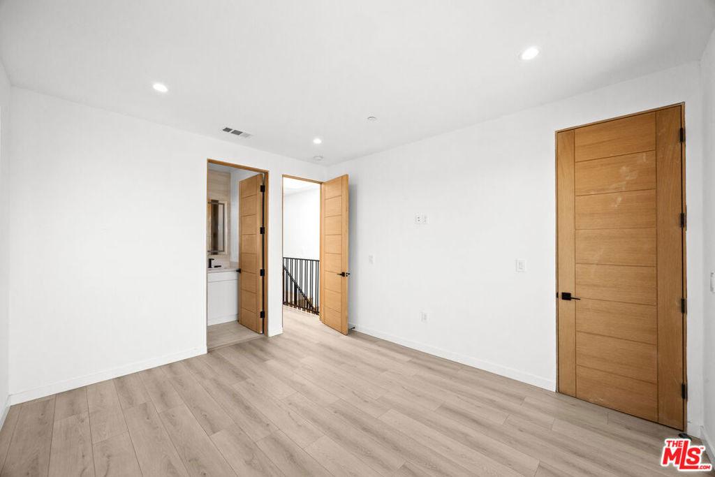 2123 S Cloverdale Avenue - Photo 18