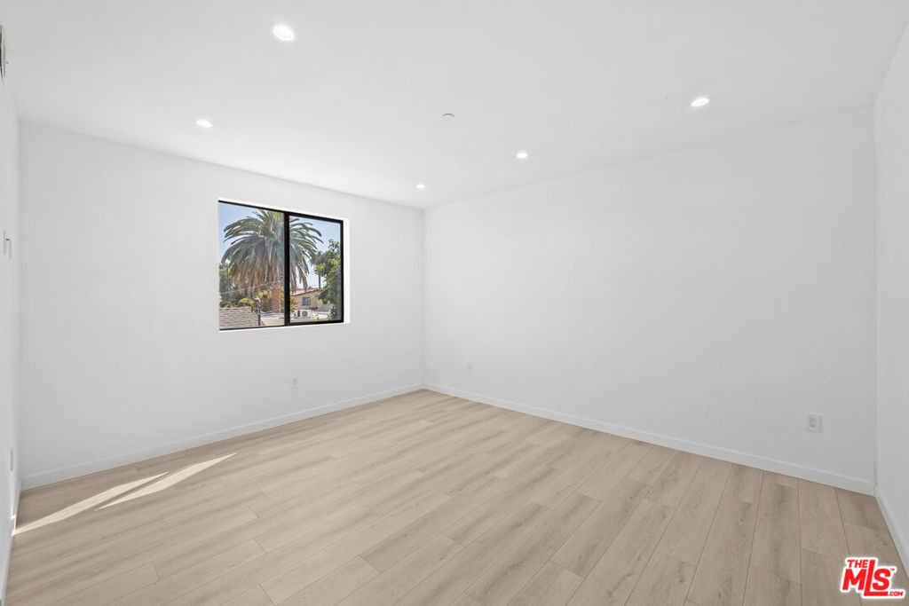 2123 S Cloverdale Avenue - Photo 12