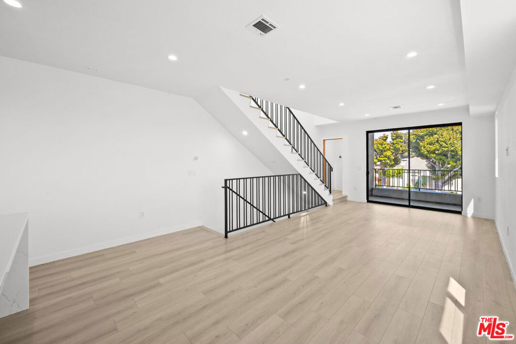 2123 S Cloverdale Avenue - Photo 2