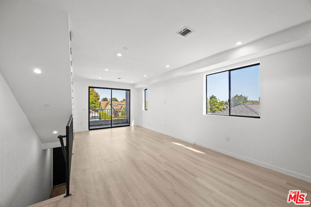 2123 S Cloverdale Avenue - Photo 3