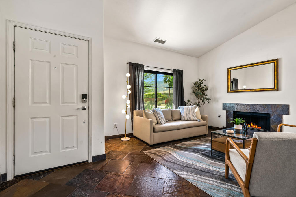 1502 Amelia Way - Photo 10