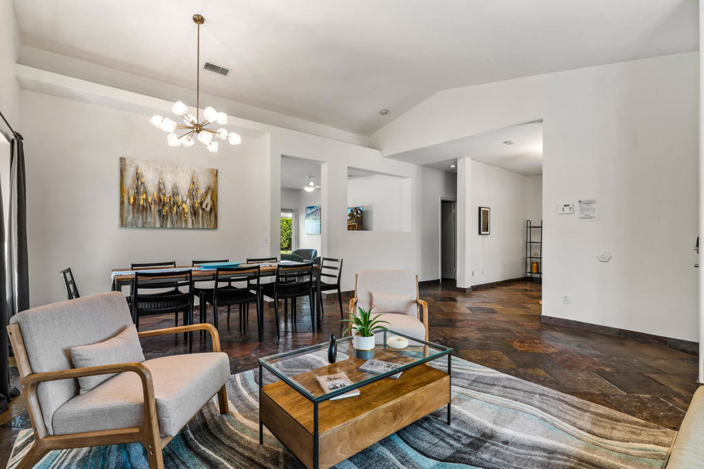 1502 Amelia Way - Photo 15