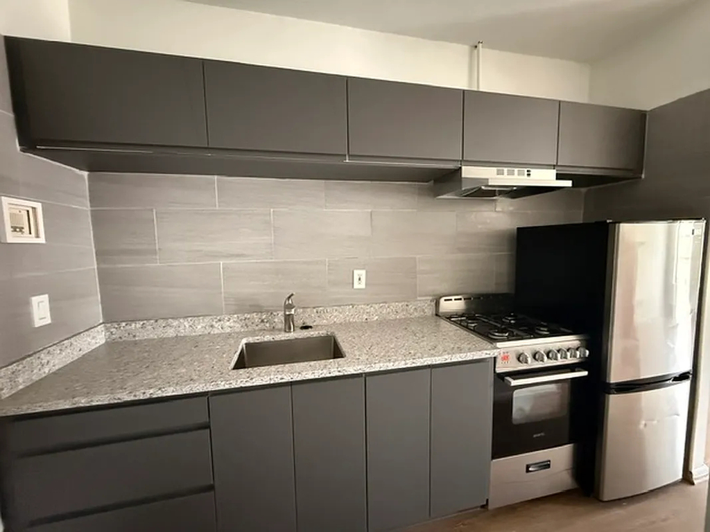 W. 141st Street - Photo 2