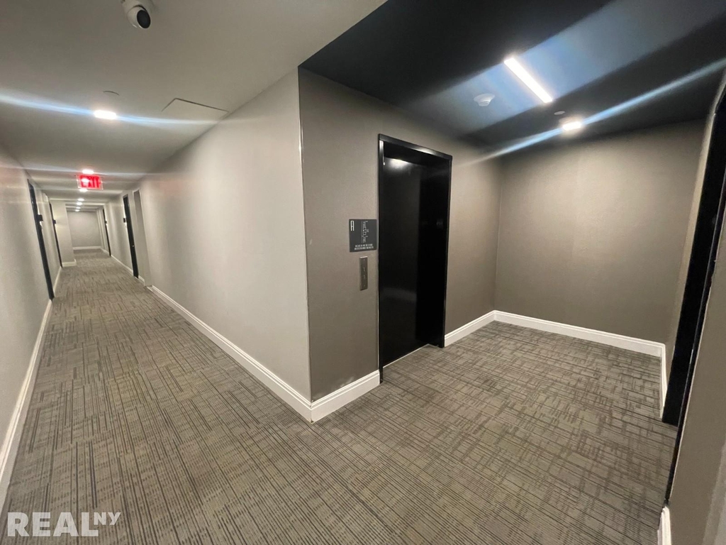 144-74 Northern Boulevard - Photo 4